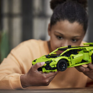 LEGO Technic Lamborghini Huracán Tecnica - Image 8