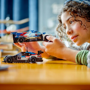 LEGO Speed ​​Champions BMW M4 GT3 & BMW M Hybrid V8 võidusõiduautod - Image 6