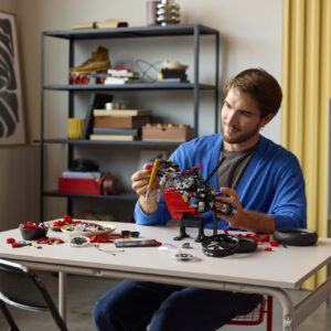 LEGO Technic Ducati Panigale V4 S mootorratas - Image 3