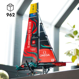 LEGO Technic Emirates Team New Zealand AC75 jaht - Image 5