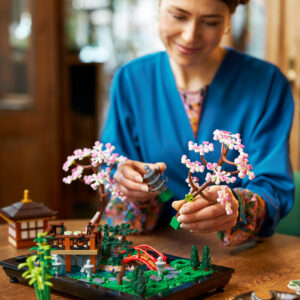 LEGO Icons Vaikne aed - Image 3