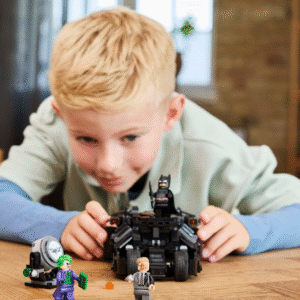 LEGO Super Heroes Batman Tumbler VS. Two-Face ja The Joker - Image 4