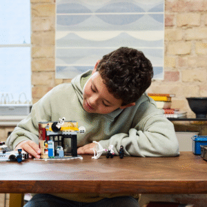 LEGO Super Heroes Spider-Verse: Miles Morales vs. the Spot - Image 4