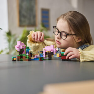 LEGO Minecraft Kirsiõites aed - Image 2