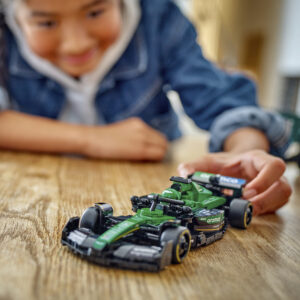 LEGO Speed Champions Aston Martin Aramco F1 AMR24 võidusõiduauto - Image 7