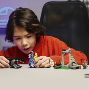LEGO Fortnite Peely ja sparkplugi laager - Image 5