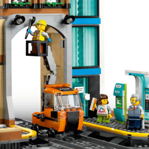 LEGO City Pearaudteejaam - Image 3