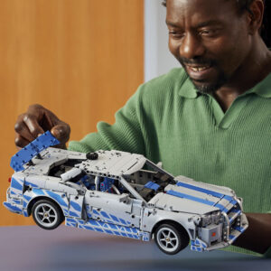 LEGO Technic 2 Fast 2 Furious Nissan Skyline GT-R (R34) auto - Image 3