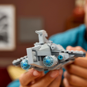 LEGO Star Wars Acclamator-Class Assault Ship - Image 3