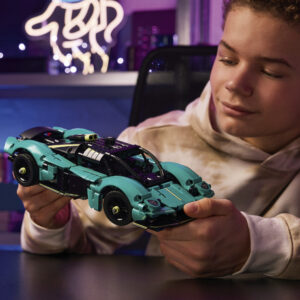 LEGO Technic Aston Martin Valkyrie - Image 4