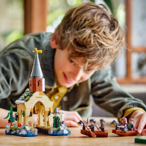 LEGO Harry Potter Sigatüüka lossi paadimaja - Image 6