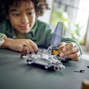 LEGO Star Wars Piraadi Snub Fighter - Image 2
