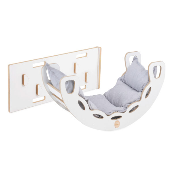 PLUSH NEST Small Rocker 4-in-1 kiikeder + ronimissein/libisemine + padi Helehall, valge Wooden Play