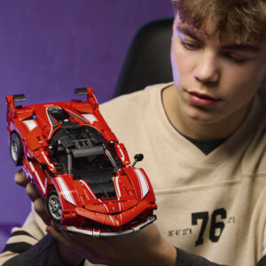 LEGO Technic Ferrari FXX K - Image 3